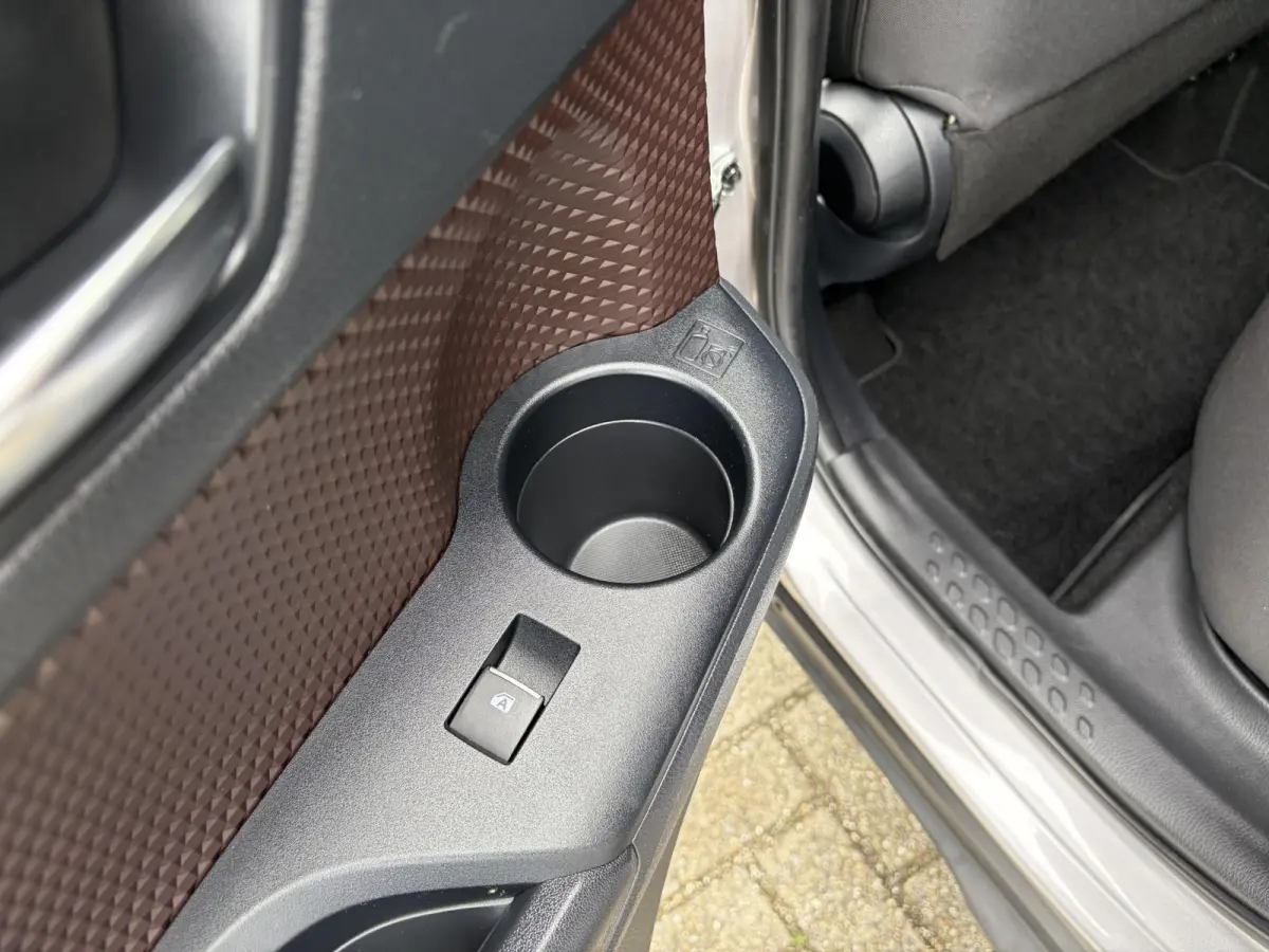 1.2 First Edition / Afn.Trekhaak (  1300 kg ) / Cruise control adaptief /  Navigatiesysteem / Leer /