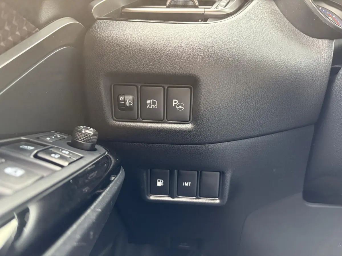 1.2 First Edition / Afn.Trekhaak (  1300 kg ) / Cruise control adaptief /  Navigatiesysteem / Leer /