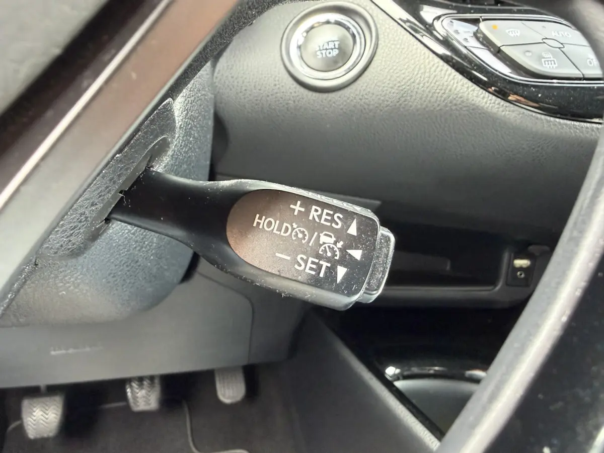 1.2 First Edition / Afn.Trekhaak (  1300 kg ) / Cruise control adaptief /  Navigatiesysteem / Leer /