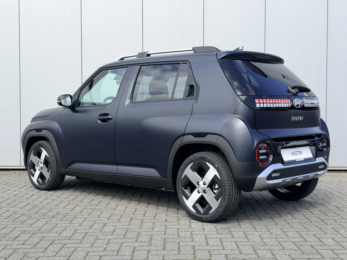 Evolve 49 kWh LED Verlichting / 17 Inch / Dynamische Navigatie / Achteruitrijcamera / Parkeersensoren Voor + Achter /