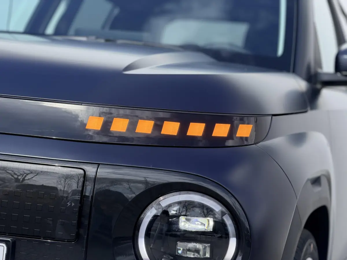 Evolve 49 kWh LED Verlichting / 17 Inch / Dynamische Navigatie / Achteruitrijcamera / Parkeersensoren Voor + Achter /