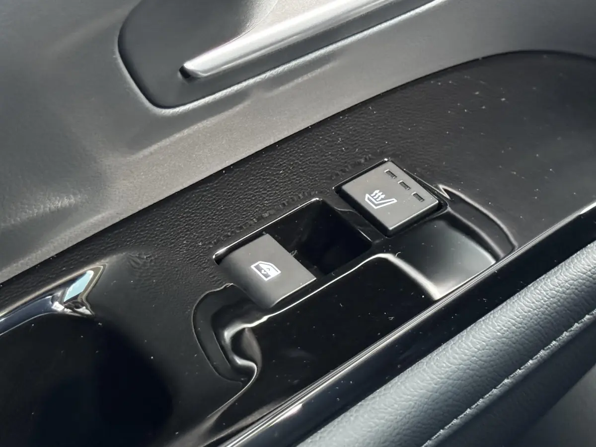 1.6 T-GDI PHEV Premium Sky/ €6.000,- Voordeel / Modeljaar 2026 / Direct beschikbaar / Rijklaarprijs / 19-inch lichtmetalen velgen | Cypress Green | elektrisch glazen panorama-dak | Apple C