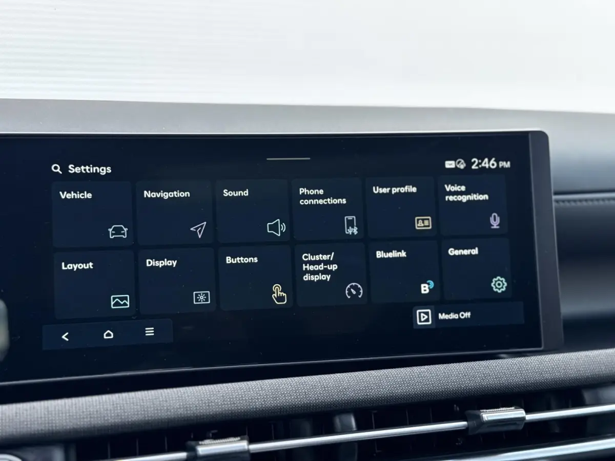 1.6 T-GDI PHEV Premium Sky/ €6.000,- Voordeel / Modeljaar 2026 / Direct beschikbaar / Rijklaarprijs / 19-inch lichtmetalen velgen | Cypress Green | elektrisch glazen panorama-dak | Apple C