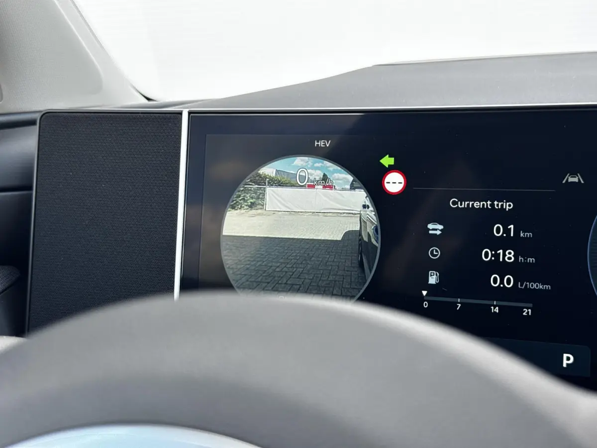 1.6 T-GDI PHEV Premium Sky/ €6.000,- Voordeel / Modeljaar 2026 / Direct beschikbaar / Rijklaarprijs / 19-inch lichtmetalen velgen | Cypress Green | elektrisch glazen panorama-dak | Apple C