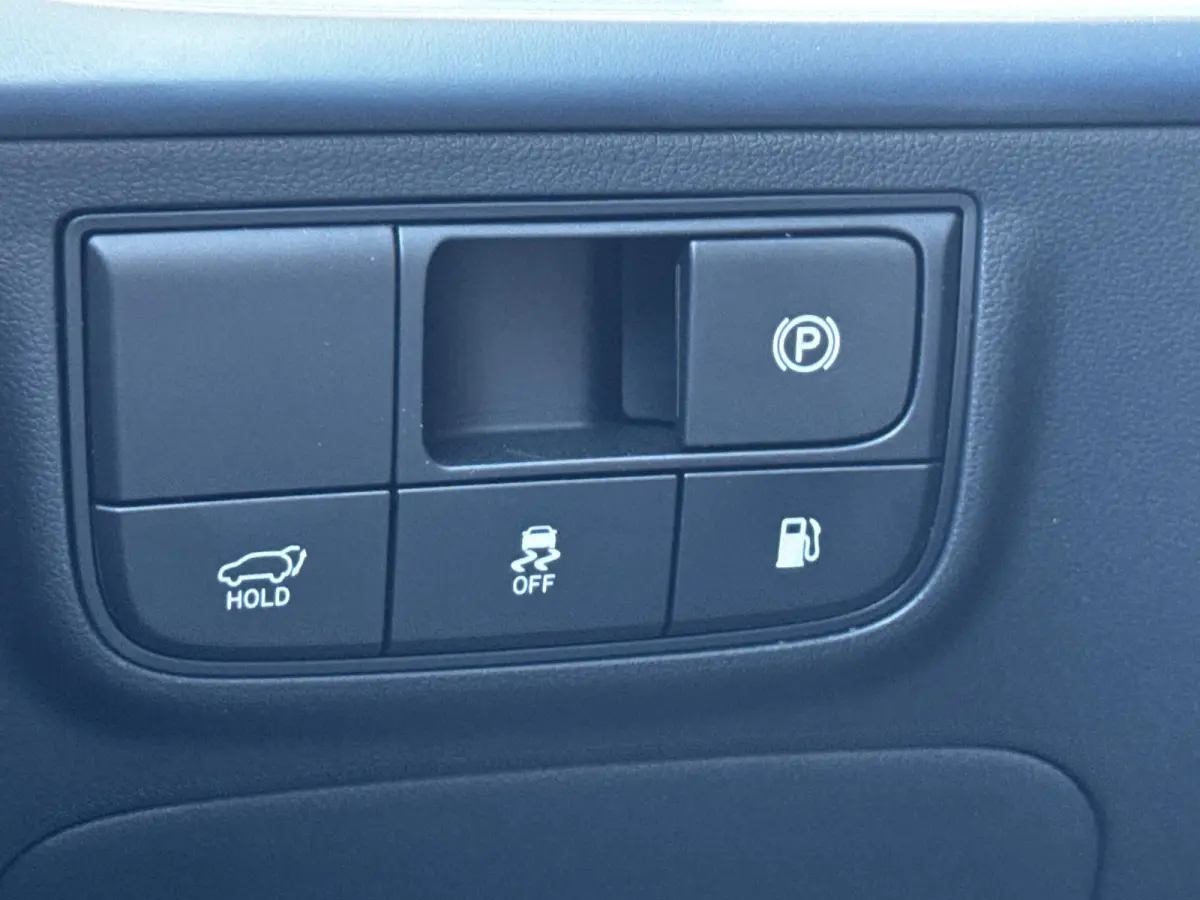 1.6 T-GDI PHEV Premium Sky/ €6.000,- Voordeel / Modeljaar 2026 / Direct beschikbaar / Rijklaarprijs / 19-inch lichtmetalen velgen | Cypress Green | elektrisch glazen panorama-dak | Apple C