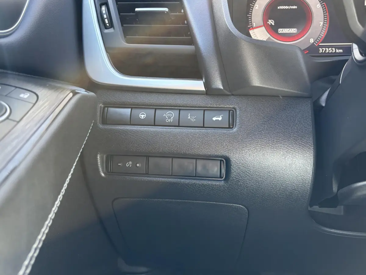 1.3 MHEV Tekna / Trekhaak ( 1400 kg ) / Panoramadak / Airco (automatisch) /