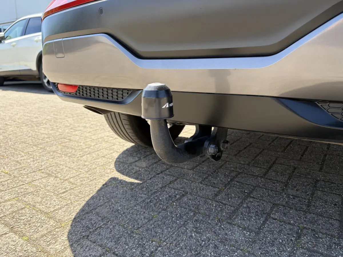 1.3 MHEV Tekna / Trekhaak ( 1400 kg ) / Panoramadak / Airco (automatisch) /