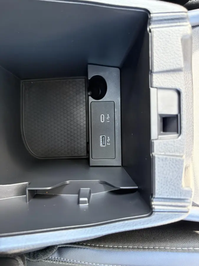 1.3 MHEV Tekna / Trekhaak ( 1400 kg ) / Panoramadak / Airco (automatisch) /