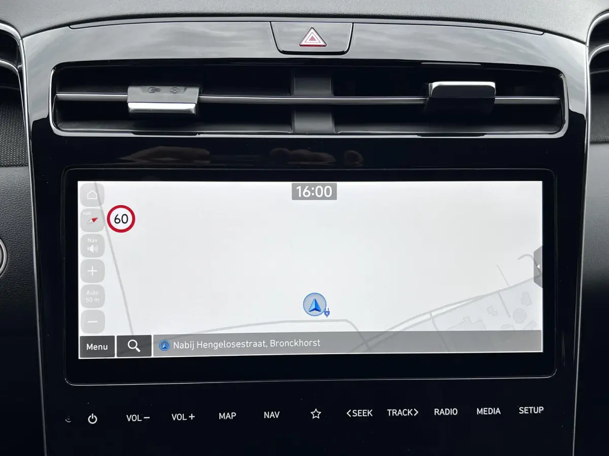 1.6 T-GDI PHEV Comfort Smart 4WD / Fabrieksgarantie tot 02-2027 / Afn. trekhaak 1.350 kg / Navigatie / Apple Carplay Android / Camera / Stuur- & stoelverwarming /19" LM wielen /