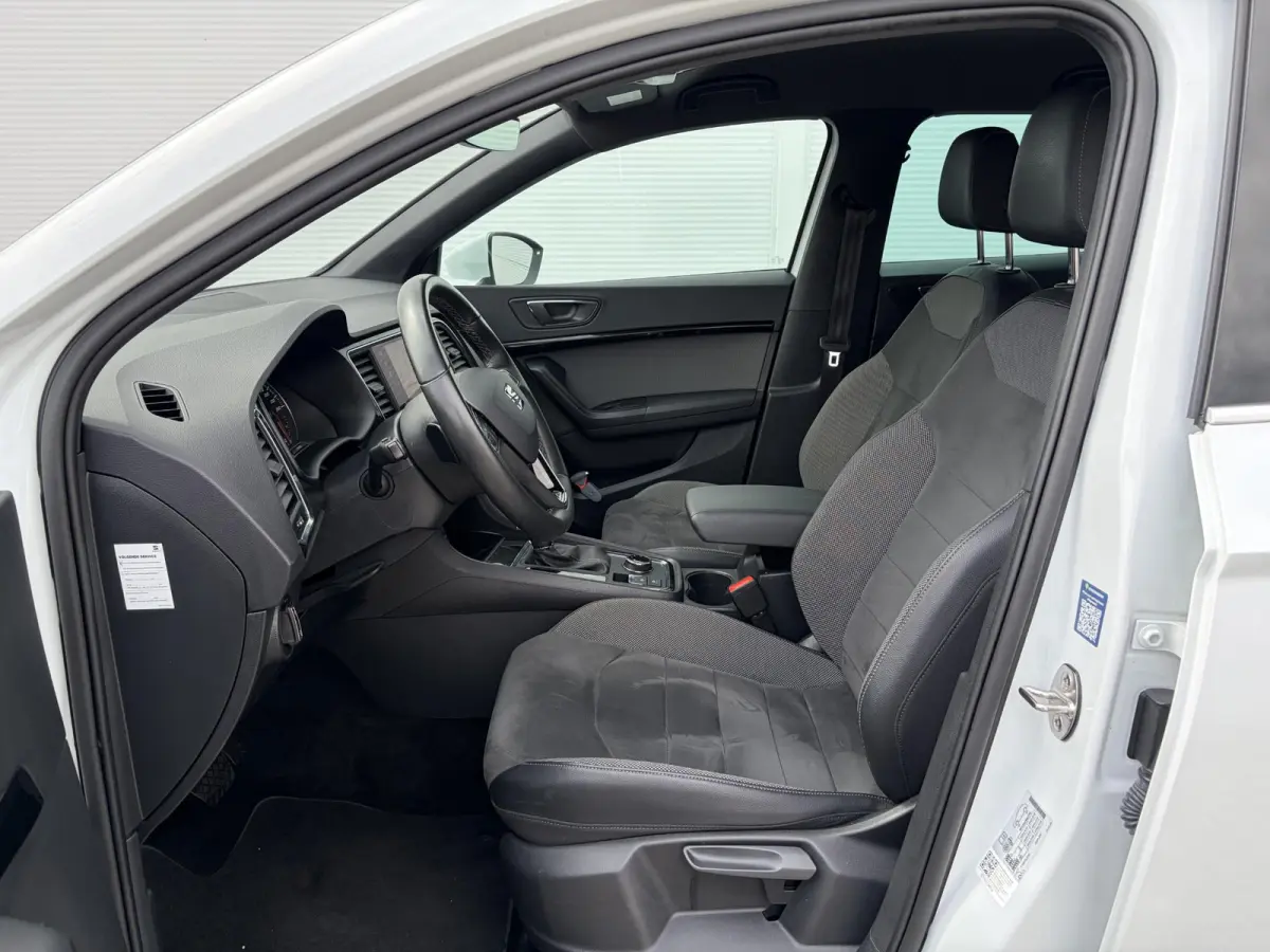 1.5 TSI Xcellence Business Intense / Trekhaak (  1600 kg ) / Apple Carplay/Android Auto /  Navigatiesysteem full map + hard disk / 360 camera /