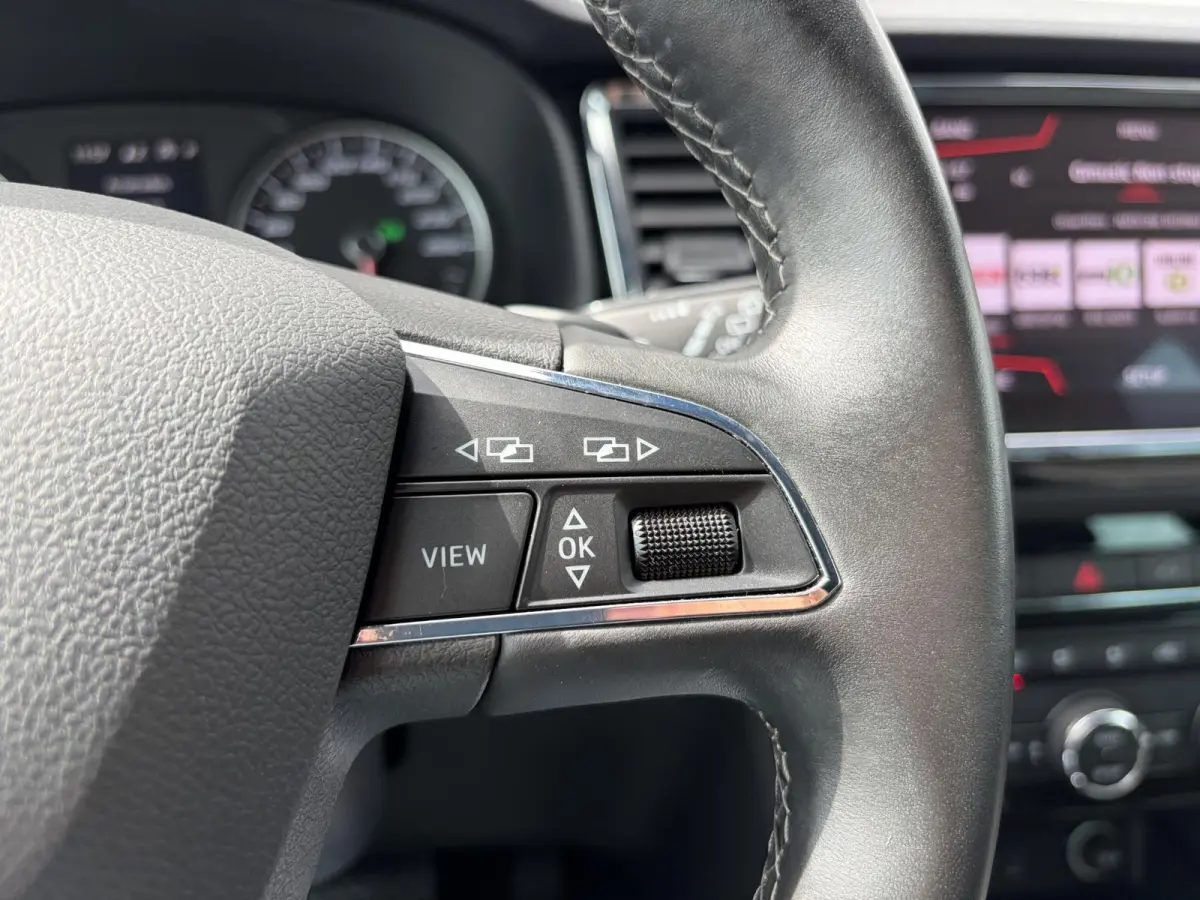 1.5 TSI Xcellence Business Intense / Trekhaak (  1600 kg ) / Apple Carplay/Android Auto /  Navigatiesysteem full map + hard disk / 360 camera /