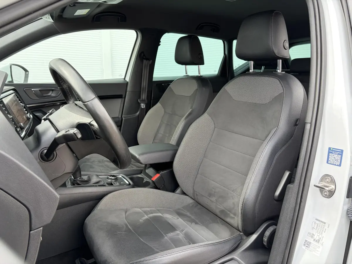 1.5 TSI Xcellence Business Intense / Trekhaak (  1600 kg ) / Apple Carplay/Android Auto /  Navigatiesysteem full map + hard disk / 360 camera /