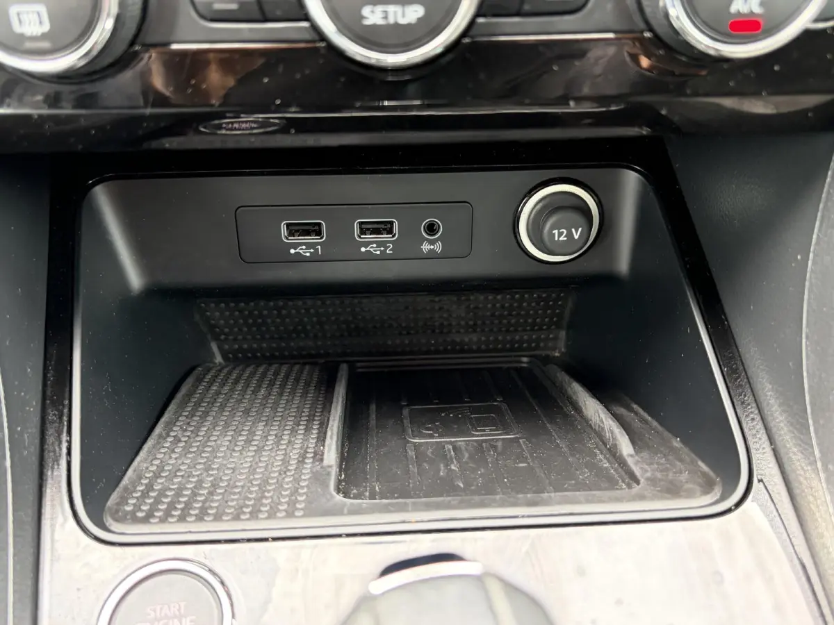 1.5 TSI Xcellence Business Intense / Trekhaak (  1600 kg ) / Apple Carplay/Android Auto /  Navigatiesysteem full map + hard disk / 360 camera /