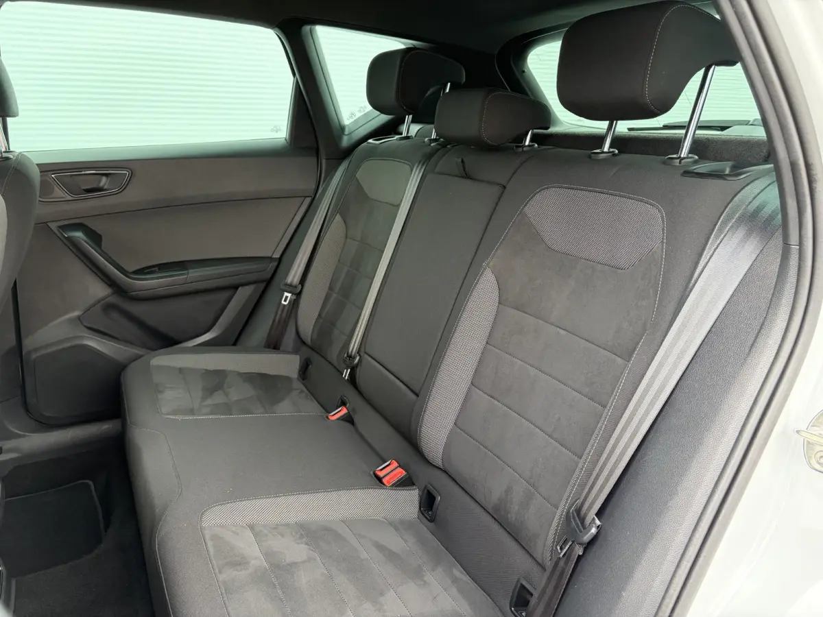1.5 TSI Xcellence Business Intense / Trekhaak (  1600 kg ) / Apple Carplay/Android Auto /  Navigatiesysteem full map + hard disk / 360 camera /