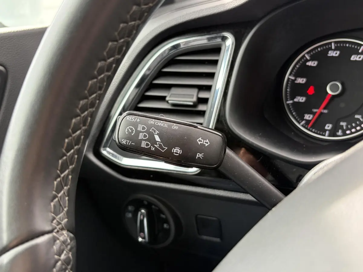 1.5 TSI Xcellence Business Intense / Trekhaak (  1600 kg ) / Apple Carplay/Android Auto /  Navigatiesysteem full map + hard disk / 360 camera /