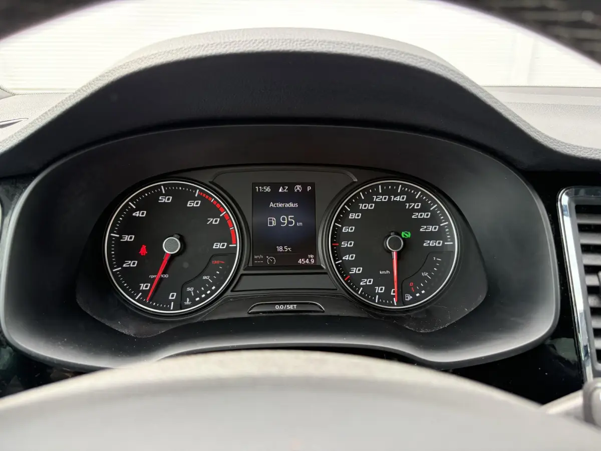 1.5 TSI Xcellence Business Intense / Trekhaak (  1600 kg ) / Apple Carplay/Android Auto /  Navigatiesysteem full map + hard disk / 360 camera /