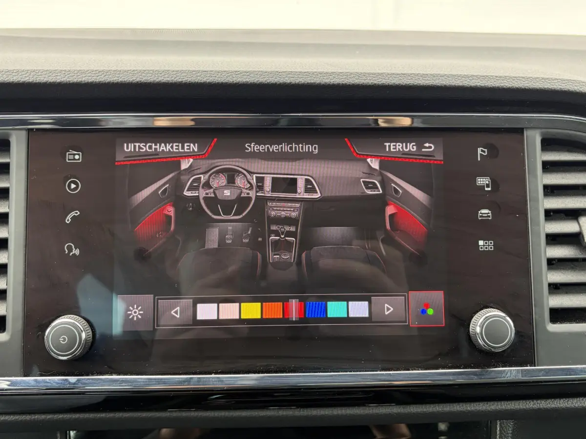 1.5 TSI Xcellence Business Intense / Trekhaak (  1600 kg ) / Apple Carplay/Android Auto /  Navigatiesysteem full map + hard disk / 360 camera /