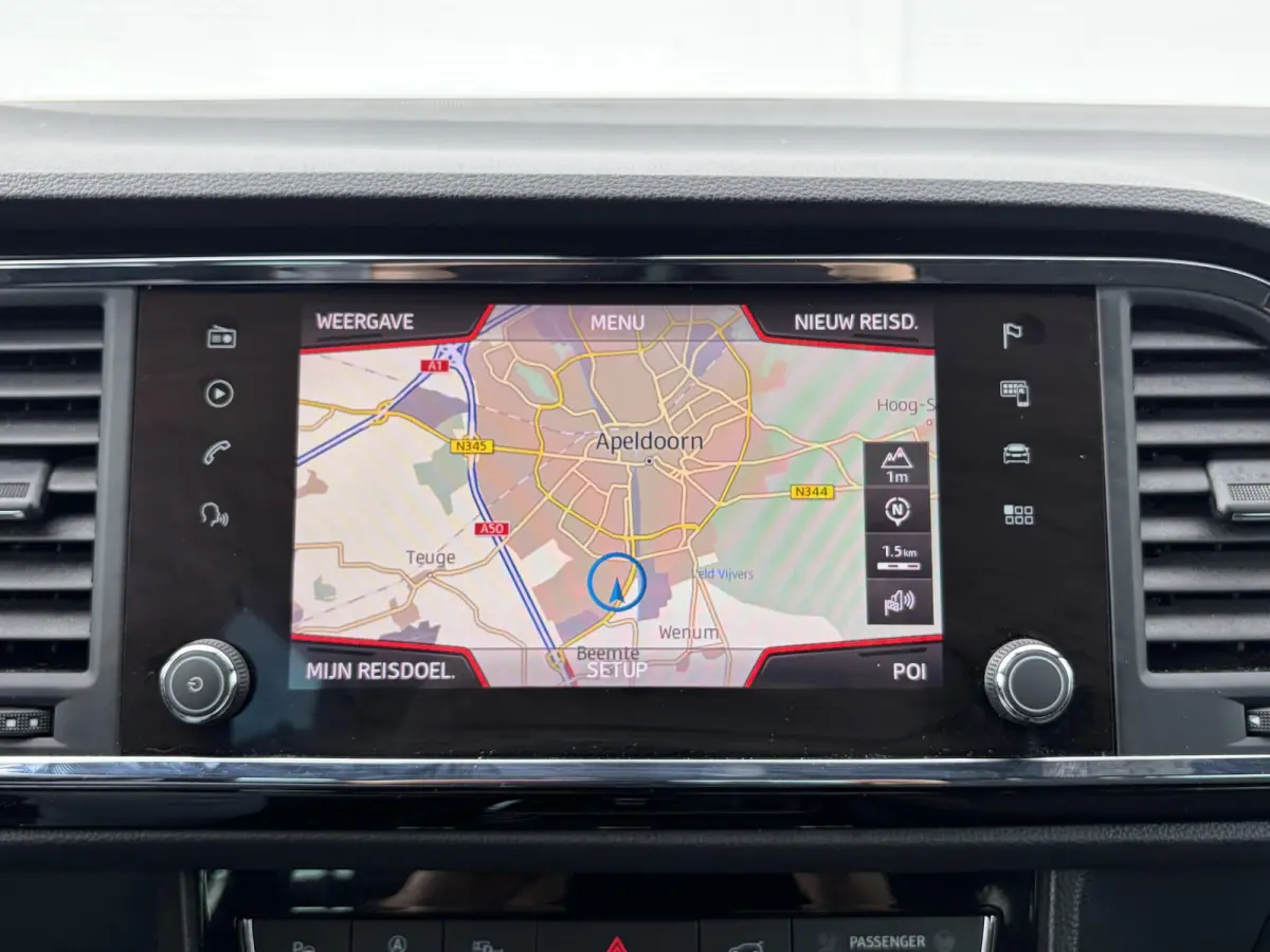 1.5 TSI Xcellence Business Intense / Trekhaak (  1600 kg ) / Apple Carplay/Android Auto /  Navigatiesysteem full map + hard disk / 360 camera /