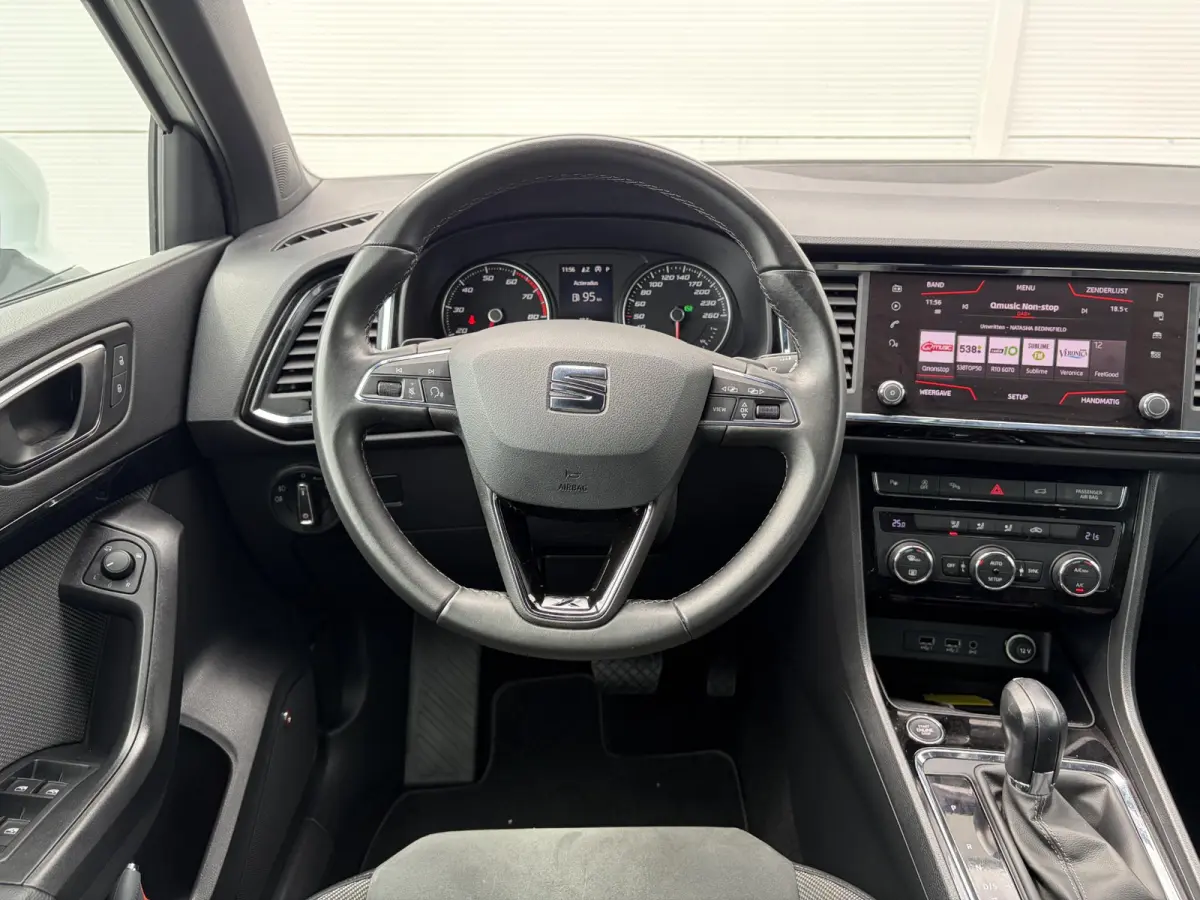 1.5 TSI Xcellence Business Intense / Trekhaak (  1600 kg ) / Apple Carplay/Android Auto /  Navigatiesysteem full map + hard disk / 360 camera /