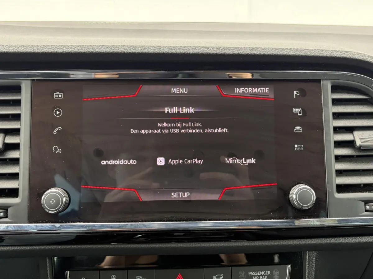 1.5 TSI Xcellence Business Intense / Trekhaak (  1600 kg ) / Apple Carplay/Android Auto /  Navigatiesysteem full map + hard disk / 360 camera /