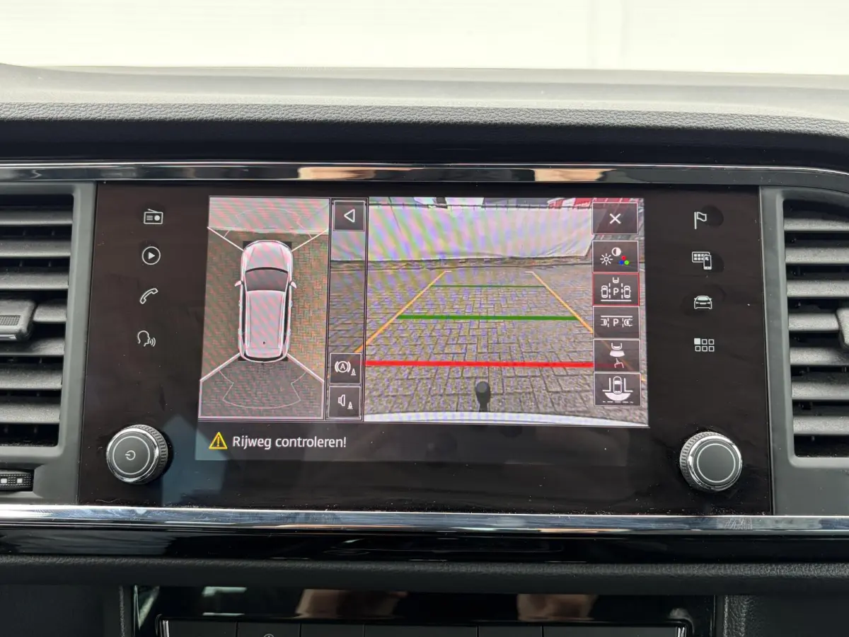1.5 TSI Xcellence Business Intense / Trekhaak (  1600 kg ) / Apple Carplay/Android Auto /  Navigatiesysteem full map + hard disk / 360 camera /