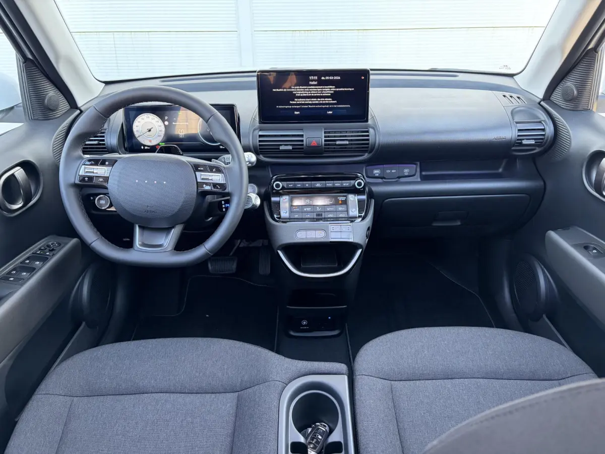 Evolve Sky 49 kWh /Winter & Tech Pack /Apple Carplay & Android Auto / Adaptieve Cruise control/ Airco Climate Control / Navigatie / 3-fase laden