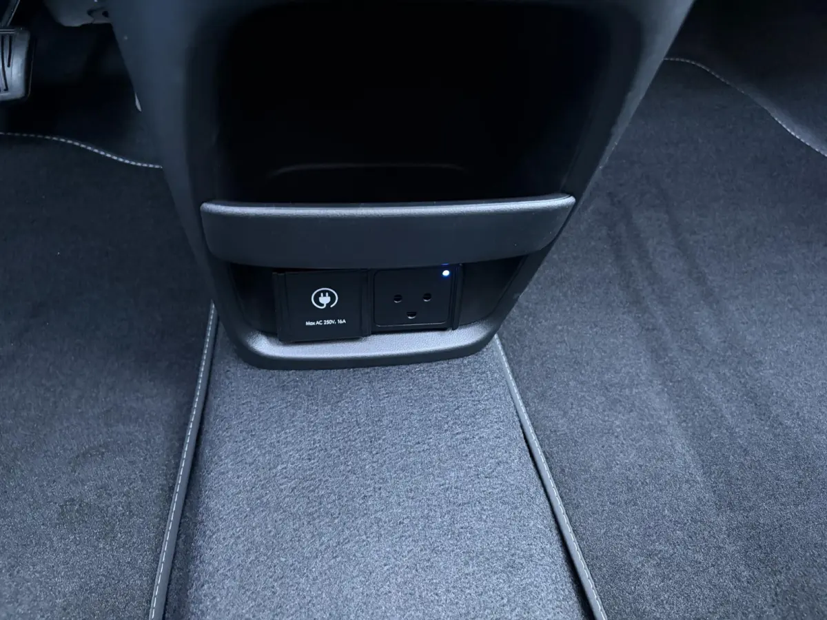 Evolve Sky 49 kWh /Winter & Tech Pack /Apple Carplay & Android Auto / Adaptieve Cruise control/ Airco Climate Control / Navigatie / 3-fase laden