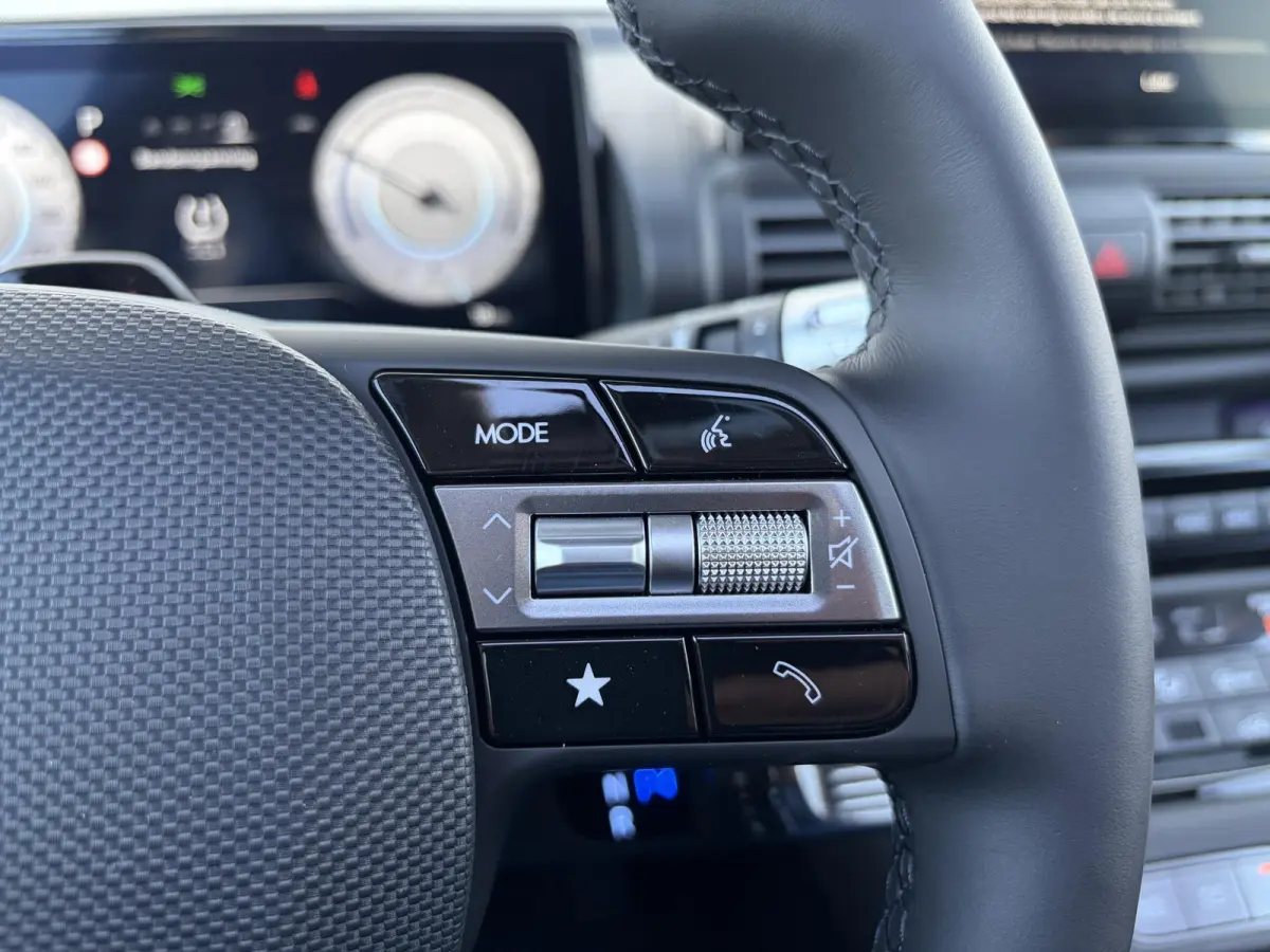 Evolve Sky 49 kWh /Winter & Tech Pack /Apple Carplay & Android Auto / Adaptieve Cruise control/ Airco Climate Control / Navigatie / 3-fase laden