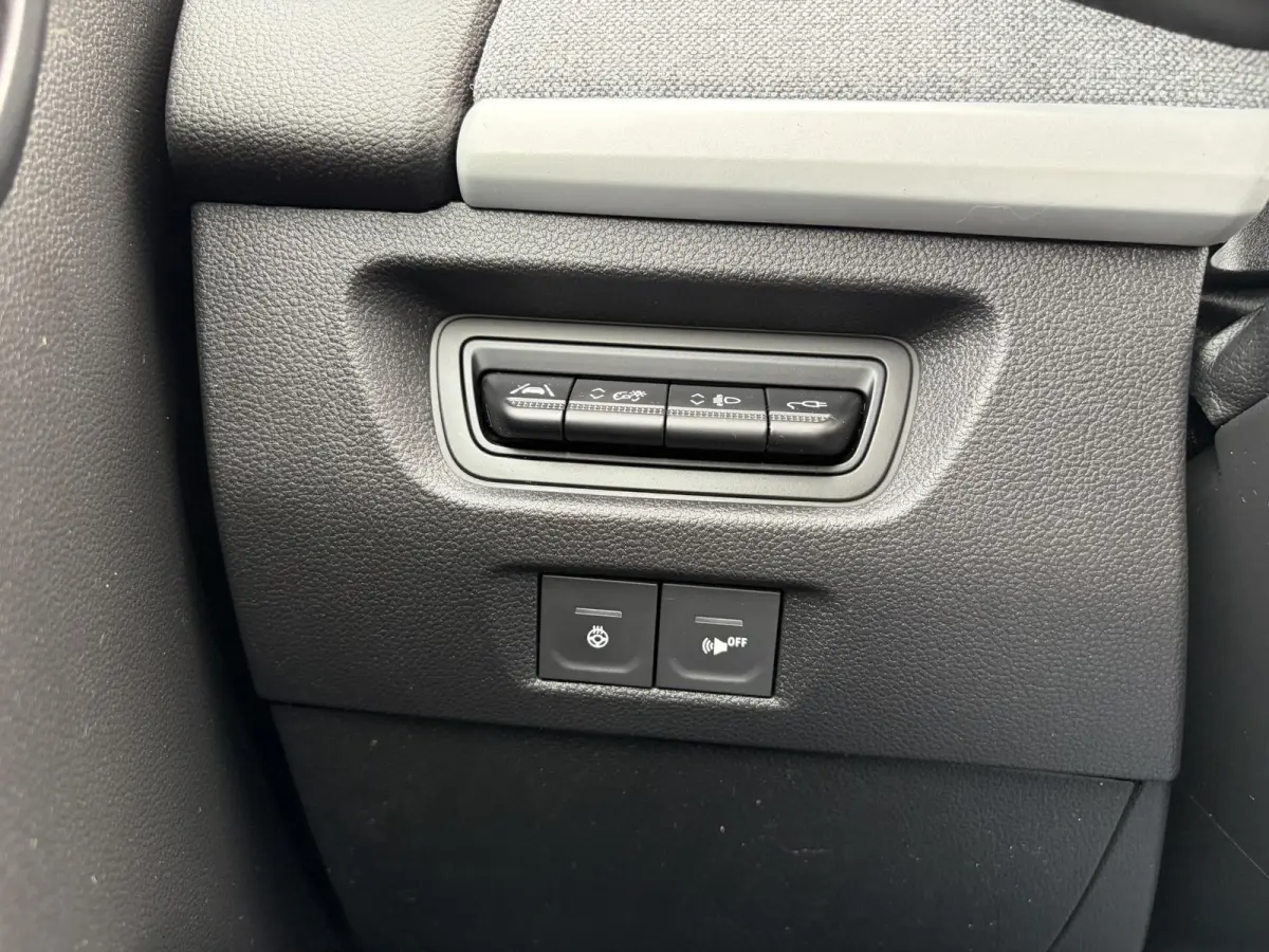 R110 Life 52 kWh / SOH 85% / Airco (automatisch) / Cruise control / Apple Carplay/Android Auto /