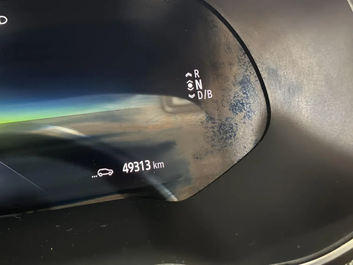 R110 Life 52 kWh / SOH 85% / Airco (automatisch) / Cruise control / Apple Carplay/Android Auto /