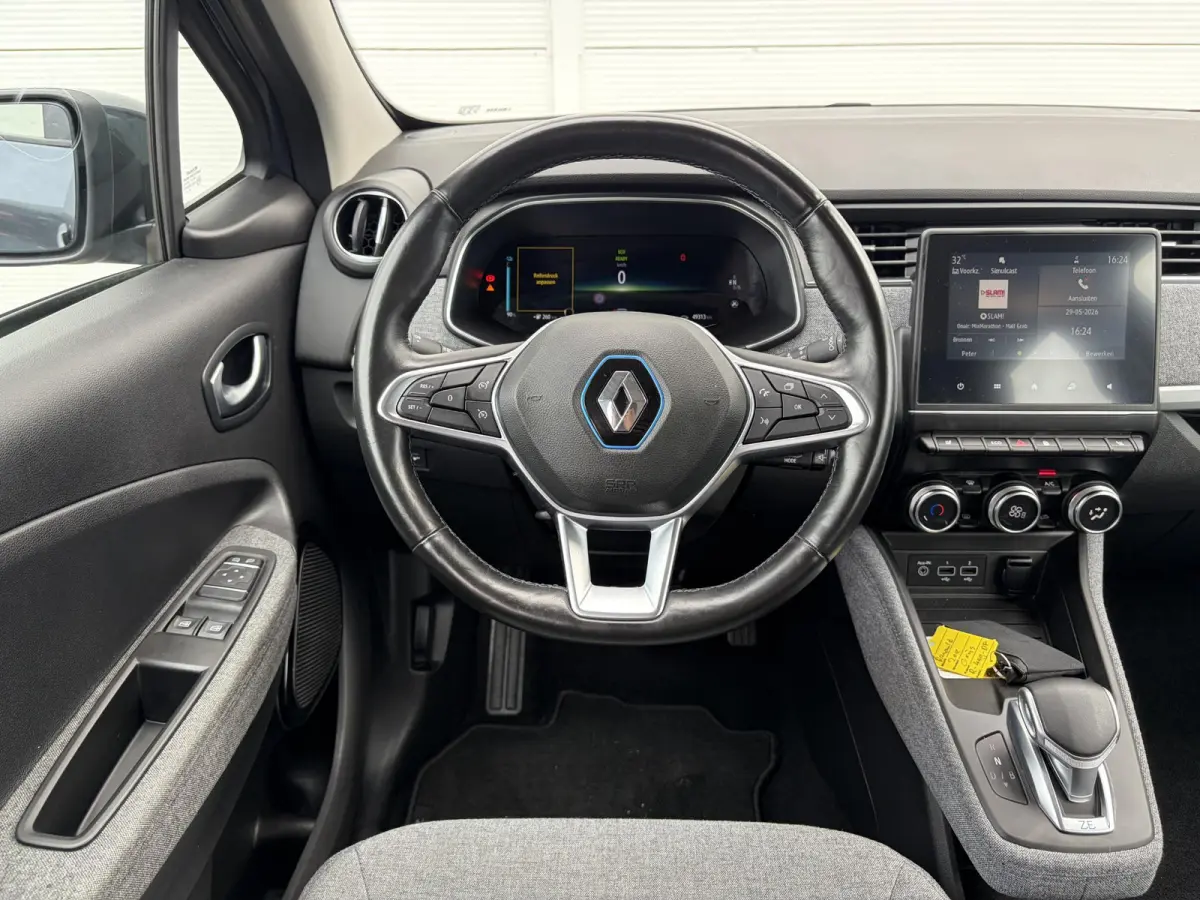 R110 Life 52 kWh / SOH 85% / Airco (automatisch) / Cruise control / Apple Carplay/Android Auto /