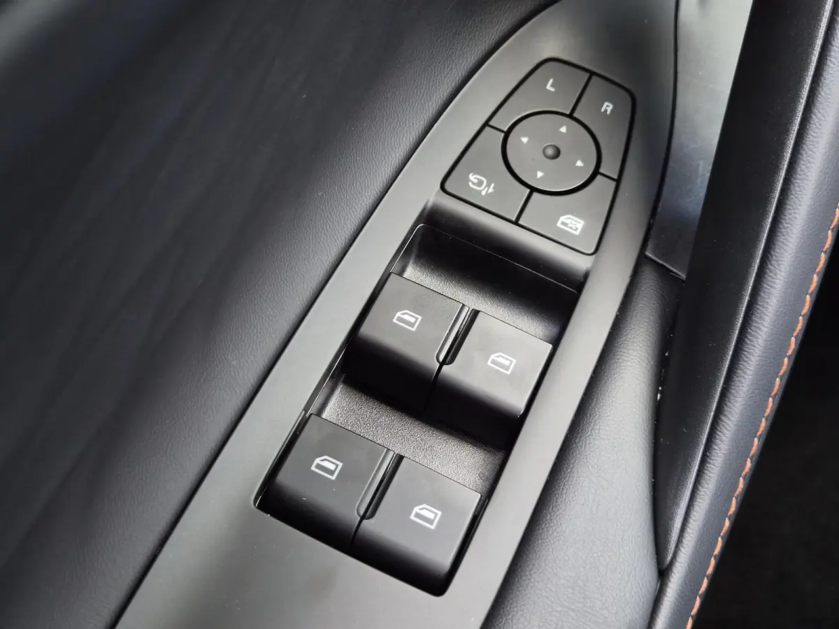 1.5 Luxury / Fabrieksgarantie tot 12-2032<150.000 km / Stuur- & Stoelverwarming / Elektrische achterklep / Rondomzicht camera / Apple Carplay Android Auto / Adaptief cruise control / Draadlo