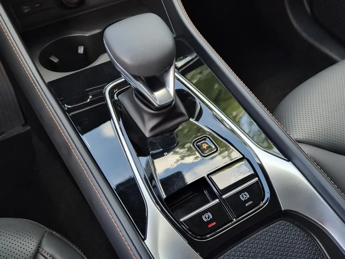 1.5 Luxury / Fabrieksgarantie tot 12-2032<150.000 km / Stuur- & Stoelverwarming / Elektrische achterklep / Rondomzicht camera / Apple Carplay Android Auto / Adaptief cruise control / Draadlo