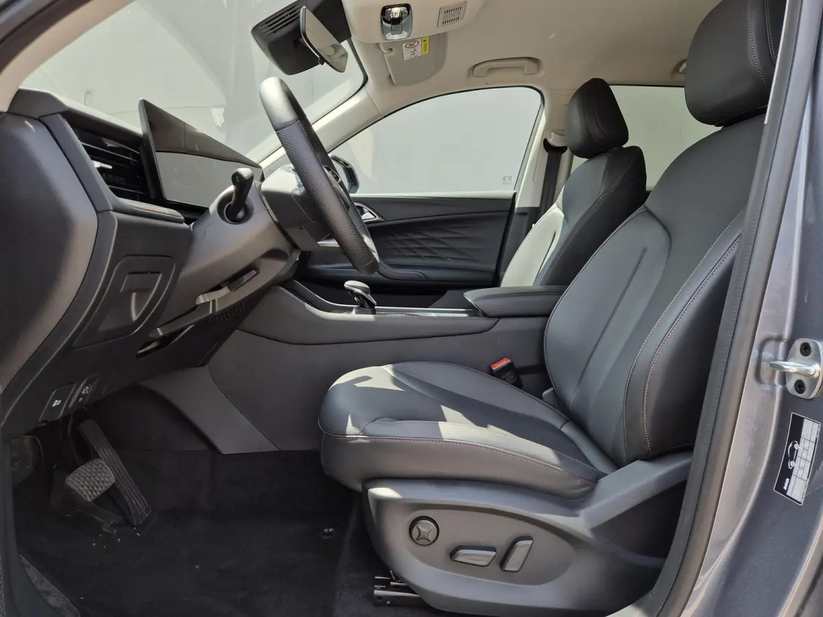 1.5 Luxury / Fabrieksgarantie tot 12-2032<150.000 km / Stuur- & Stoelverwarming / Elektrische achterklep / Rondomzicht camera / Apple Carplay Android Auto / Adaptief cruise control / Draadlo