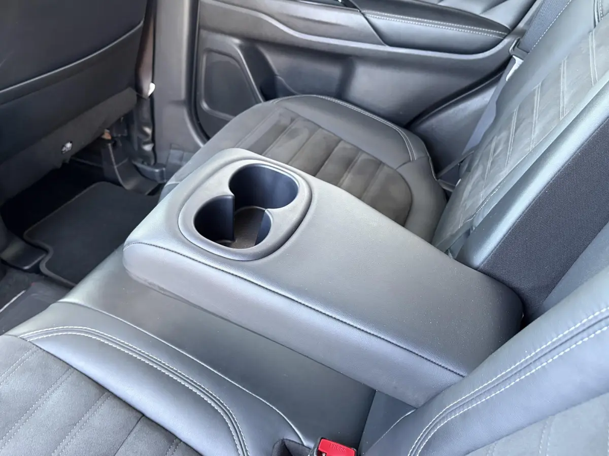2.4 PHEV Intense / Trekhaak ( 1500 kg ) / Apple Carplay/Android Auto / Cruise control / | Apple Carplay/Android Auto | Comfort-tec synthetisch lederen bekleding | LED koplampen