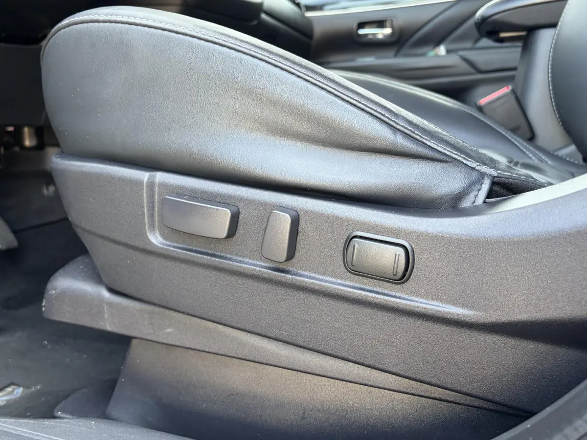 2.4 PHEV Intense / Trekhaak ( 1500 kg ) / Apple Carplay/Android Auto / Cruise control / | Apple Carplay/Android Auto | Comfort-tec synthetisch lederen bekleding | LED koplampen