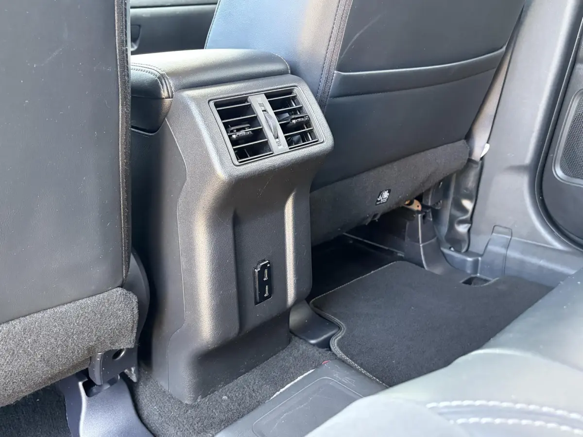 2.4 PHEV Intense / Trekhaak ( 1500 kg ) / Apple Carplay/Android Auto / Cruise control / | Apple Carplay/Android Auto | Comfort-tec synthetisch lederen bekleding | LED koplampen