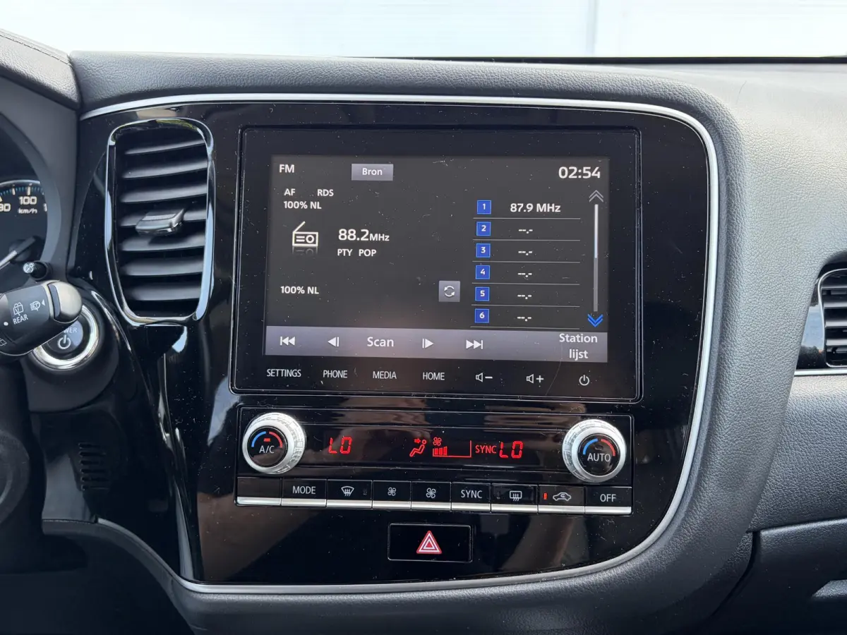 2.4 PHEV Intense / Trekhaak ( 1500 kg ) / Apple Carplay/Android Auto / Cruise control / | Apple Carplay/Android Auto | Comfort-tec synthetisch lederen bekleding | LED koplampen