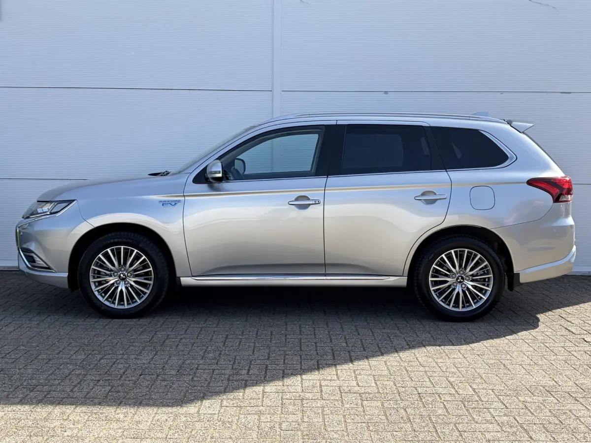 2.4 PHEV Intense / Trekhaak ( 1500 kg ) / Apple Carplay/Android Auto / Cruise control / | Apple Carplay/Android Auto | Comfort-tec synthetisch lederen bekleding | LED koplampen