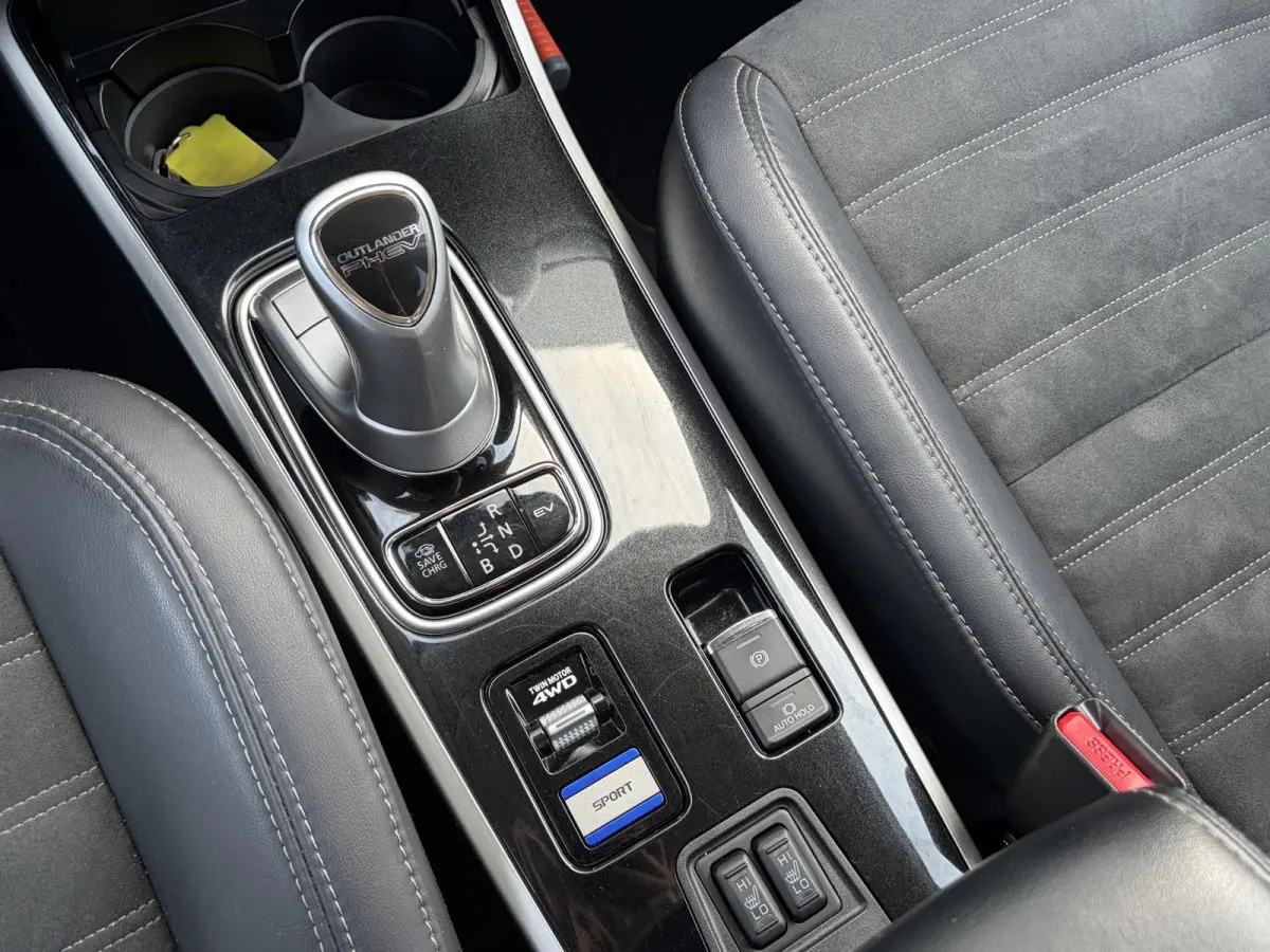 2.4 PHEV Intense / Trekhaak ( 1500 kg ) / Apple Carplay/Android Auto / Cruise control / | Apple Carplay/Android Auto | Comfort-tec synthetisch lederen bekleding | LED koplampen