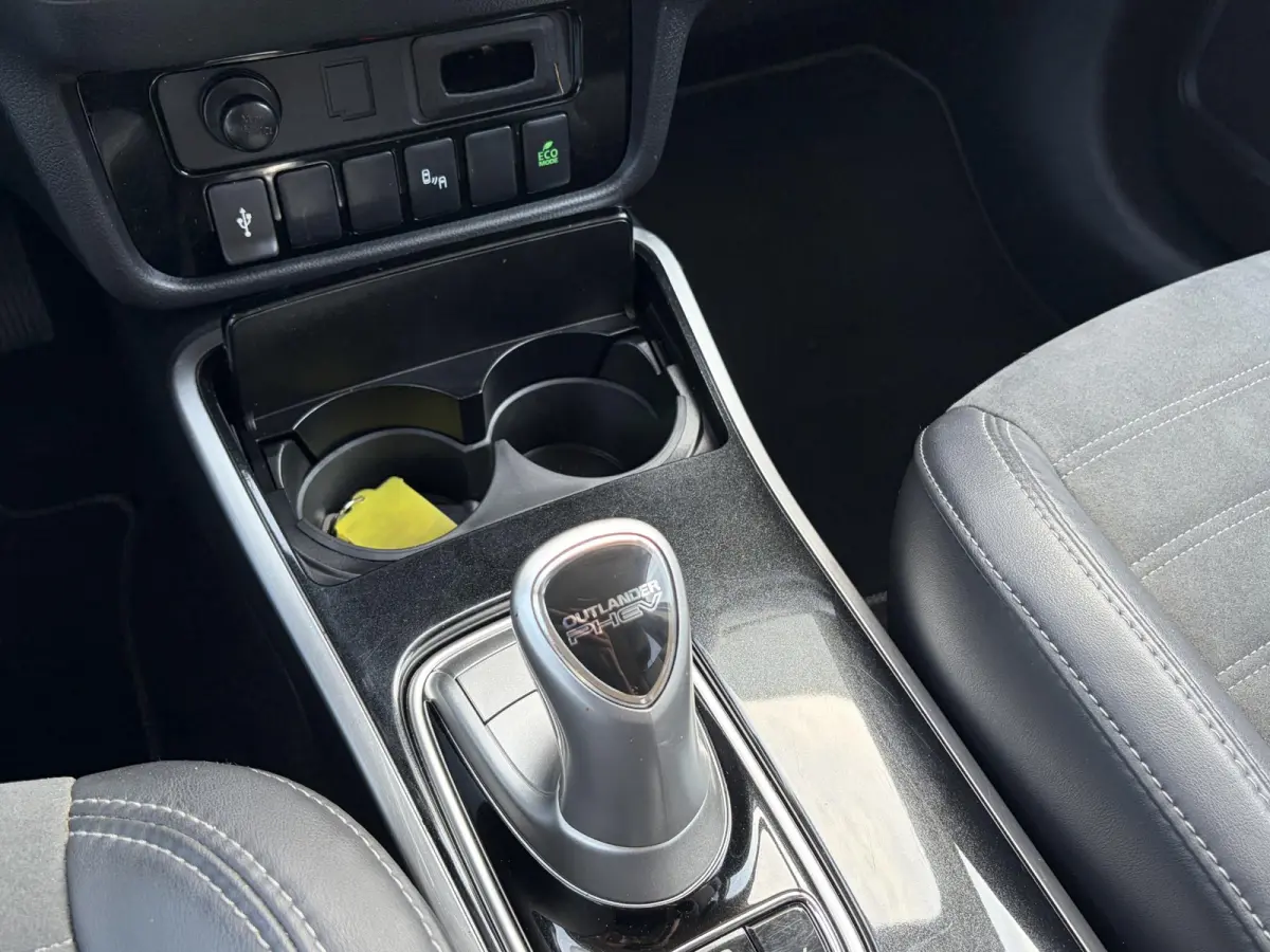 2.4 PHEV Intense / Trekhaak ( 1500 kg ) / Apple Carplay/Android Auto / Cruise control / | Apple Carplay/Android Auto | Comfort-tec synthetisch lederen bekleding | LED koplampen
