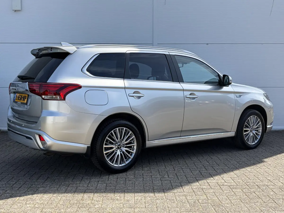 2.4 PHEV Intense / Trekhaak ( 1500 kg ) / Apple Carplay/Android Auto / Cruise control / | Apple Carplay/Android Auto | Comfort-tec synthetisch lederen bekleding | LED koplampen