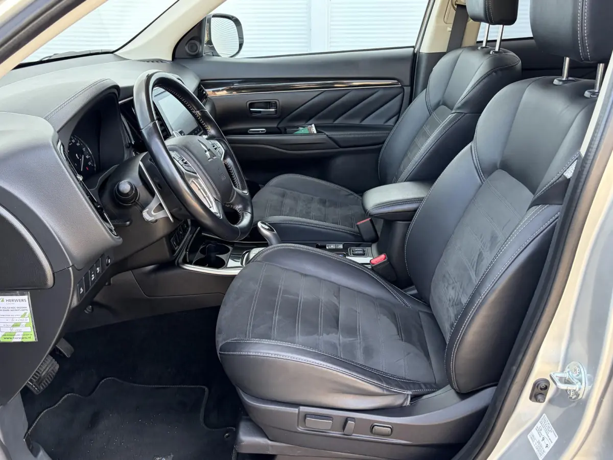 2.4 PHEV Intense / Trekhaak ( 1500 kg ) / Apple Carplay/Android Auto / Cruise control / | Apple Carplay/Android Auto | Comfort-tec synthetisch lederen bekleding | LED koplampen