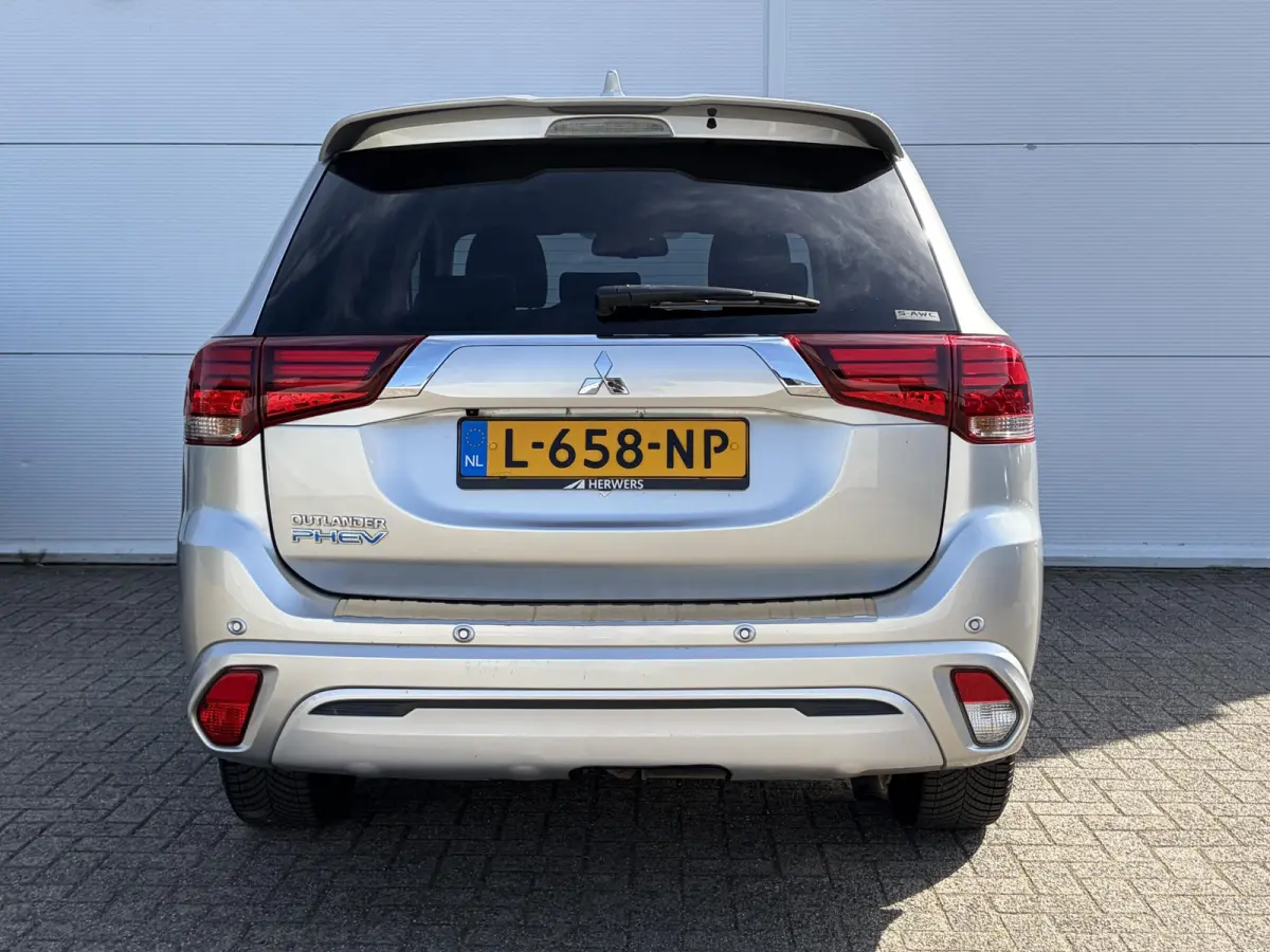 2.4 PHEV Intense / Trekhaak ( 1500 kg ) / Apple Carplay/Android Auto / Cruise control / | Apple Carplay/Android Auto | Comfort-tec synthetisch lederen bekleding | LED koplampen