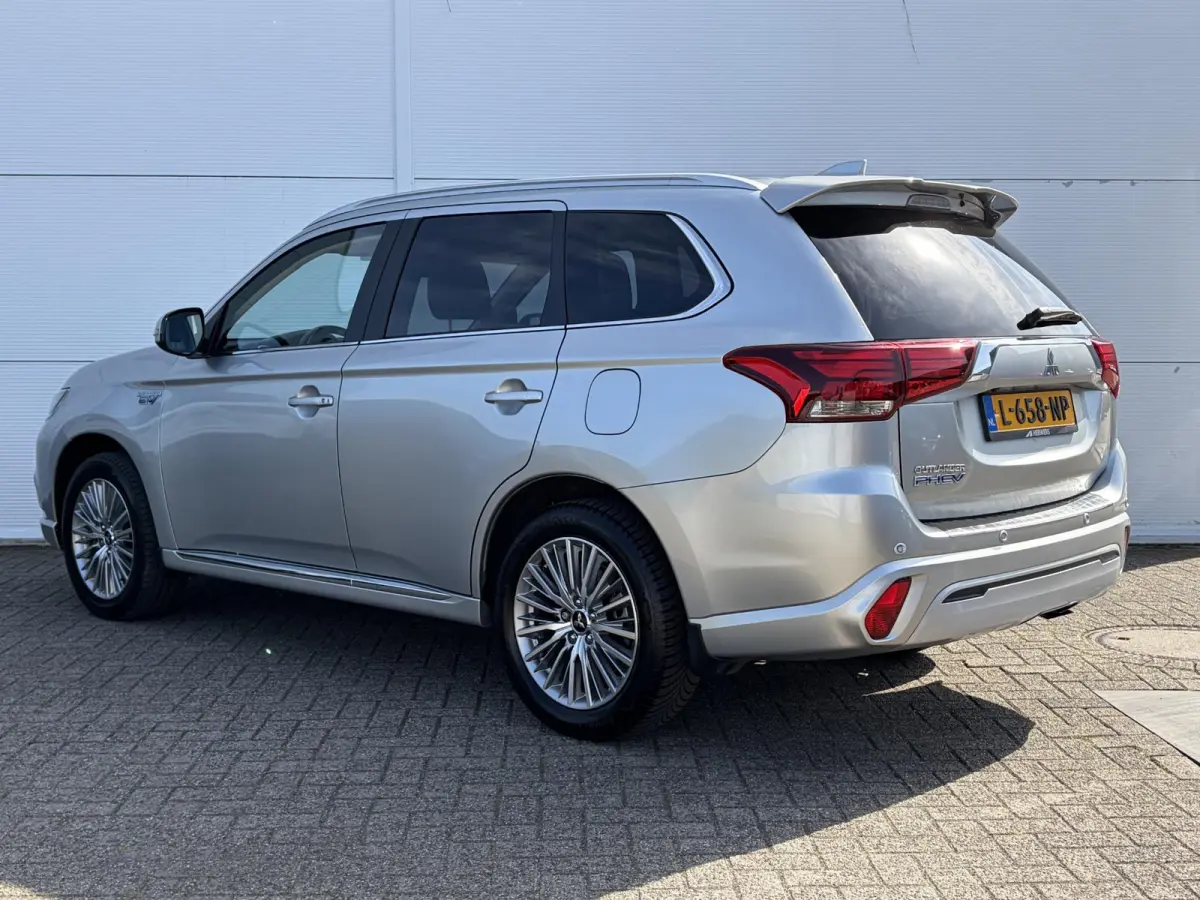 2.4 PHEV Intense / Trekhaak ( 1500 kg ) / Apple Carplay/Android Auto / Cruise control / | Apple Carplay/Android Auto | Comfort-tec synthetisch lederen bekleding | LED koplampen