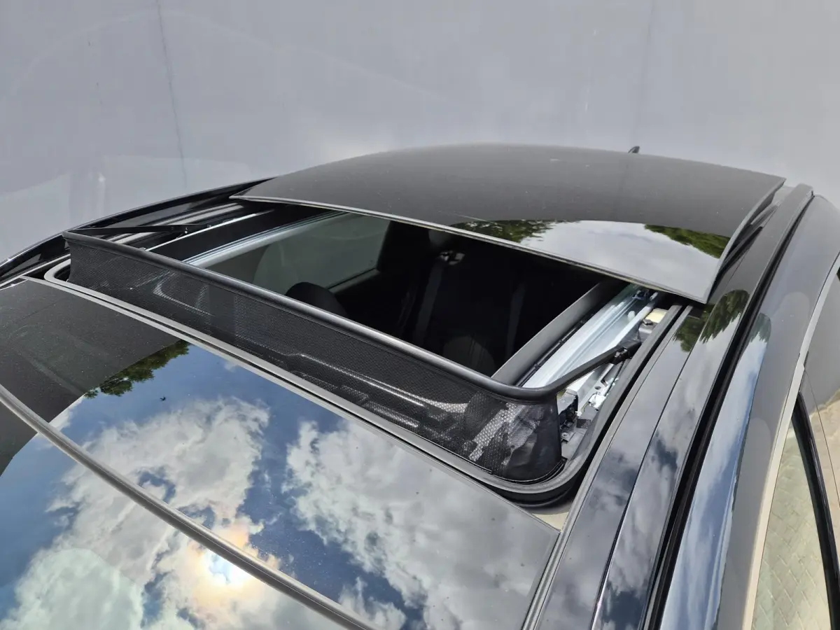 1.6 T-GDI PHEV Comfort Smart 4WD / Fabrieksgarantie tot 02-2029 / Dealer onderhouden / Glazen schuif- en kanteldak / Stuur- & Stoelverwarming / Trekgewicht 1350 kg / Achteruitrijcamera / App