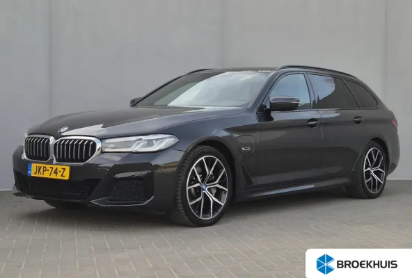 530e xDrive Business Edition Plus / Accu SOH 98% / Drie fase laden / Apple Carplay Android Auto / Trekgewicht 2000 kg / Elektrische achterklep / Achteruitrijcamera / Cruise control / Keyless