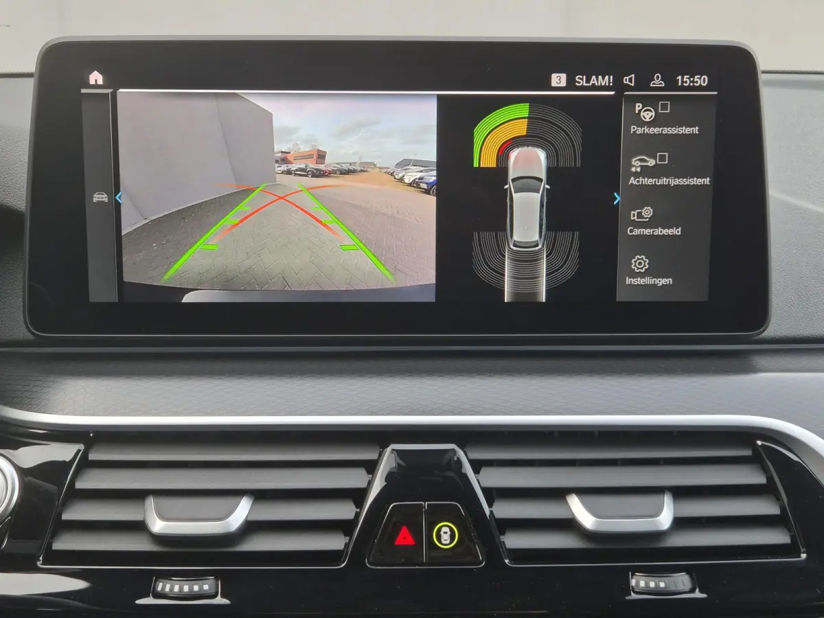 530e xDrive Business Edition Plus / Accu SOH 98% / Drie fase laden / Apple Carplay Android Auto / Trekgewicht 2000 kg / Elektrische achterklep / Achteruitrijcamera / Cruise control / Keyless