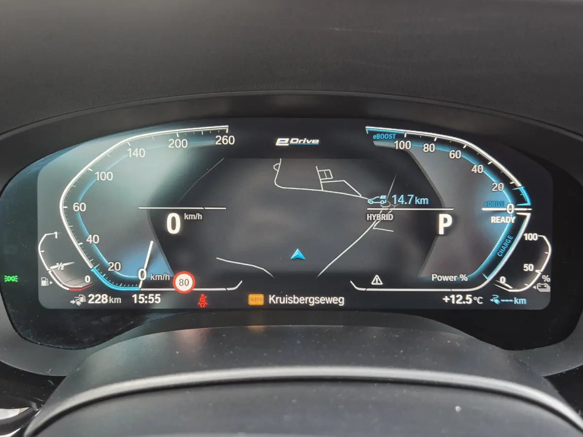 530e xDrive Business Edition Plus / Accu SOH 98% / Drie fase laden / Apple Carplay Android Auto / Trekgewicht 2000 kg / Elektrische achterklep / Achteruitrijcamera / Cruise control / Keyless