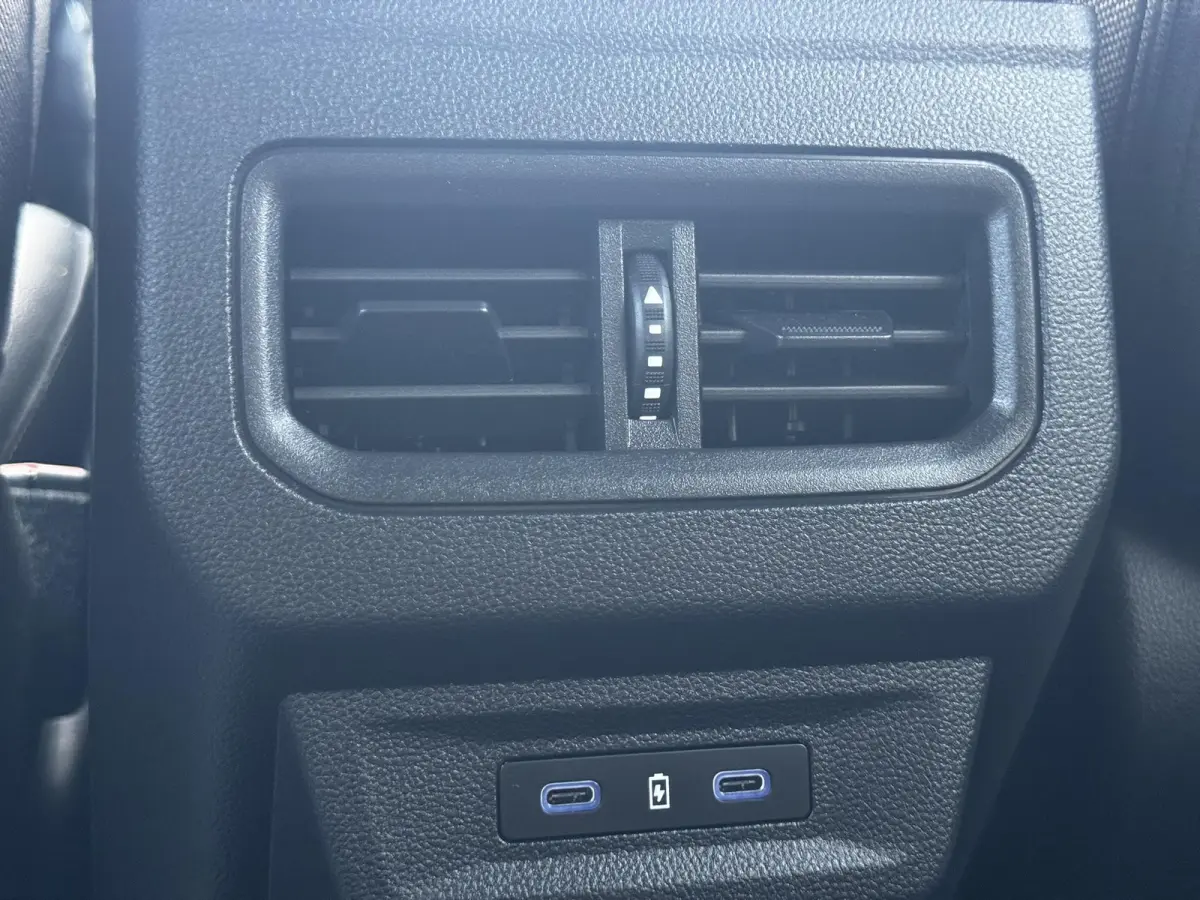 1.2 mild hybrid advanced 130 techno / Apple Carplay & Android Auto / Keyless / 19'' Lichtmetalen Velgen / Navigatie